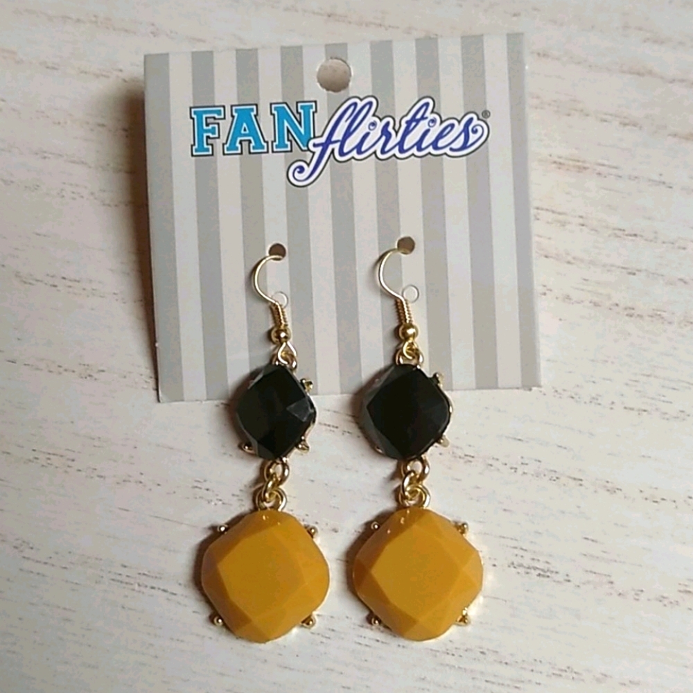 😻 3 For $15 Fan Flirties Black & Gold Gem Dangles